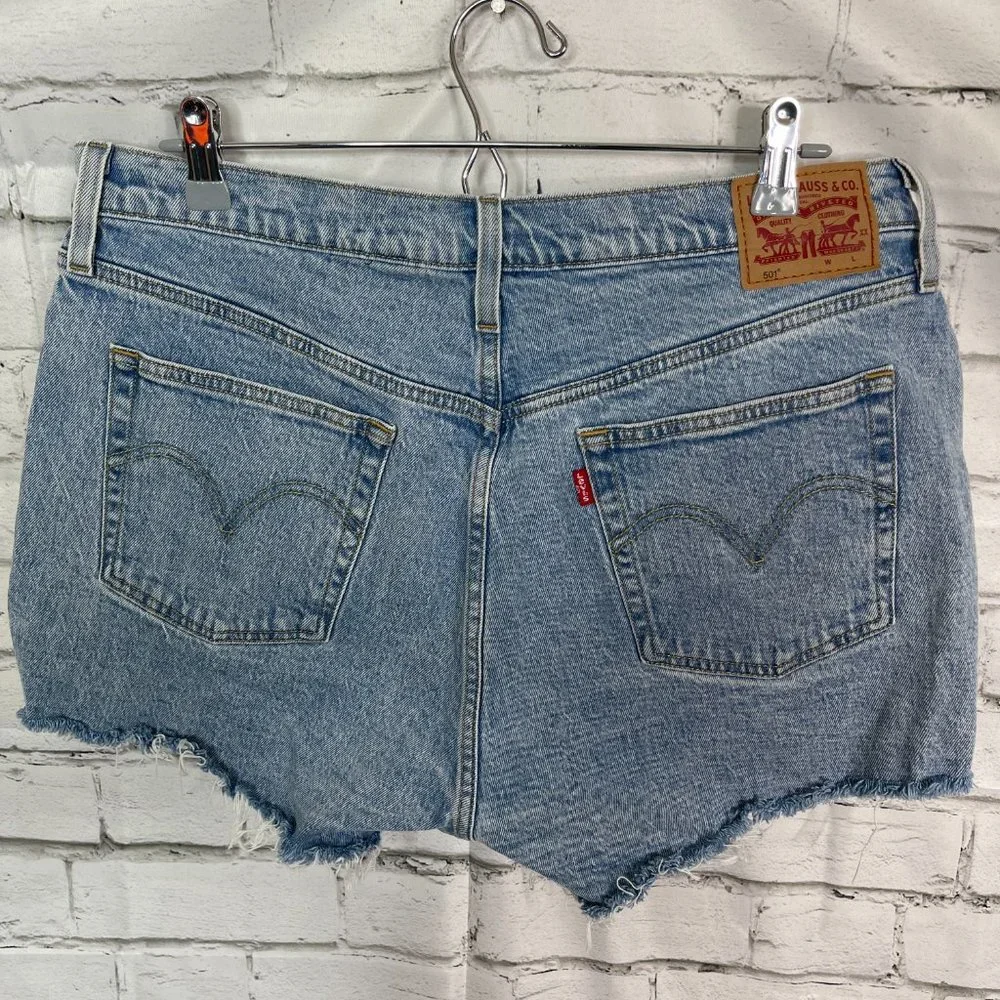 Levis 501 Denim Cutoff Shorts Womens 33 High Rise Distressed Light Wash - Picture 3 of 5